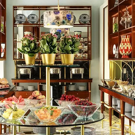 Отель Grand Minerva 4*
